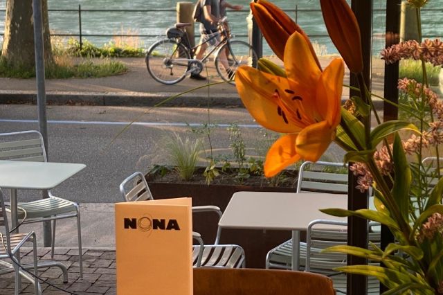 Ausblick vom Café Nona auf den Rhein