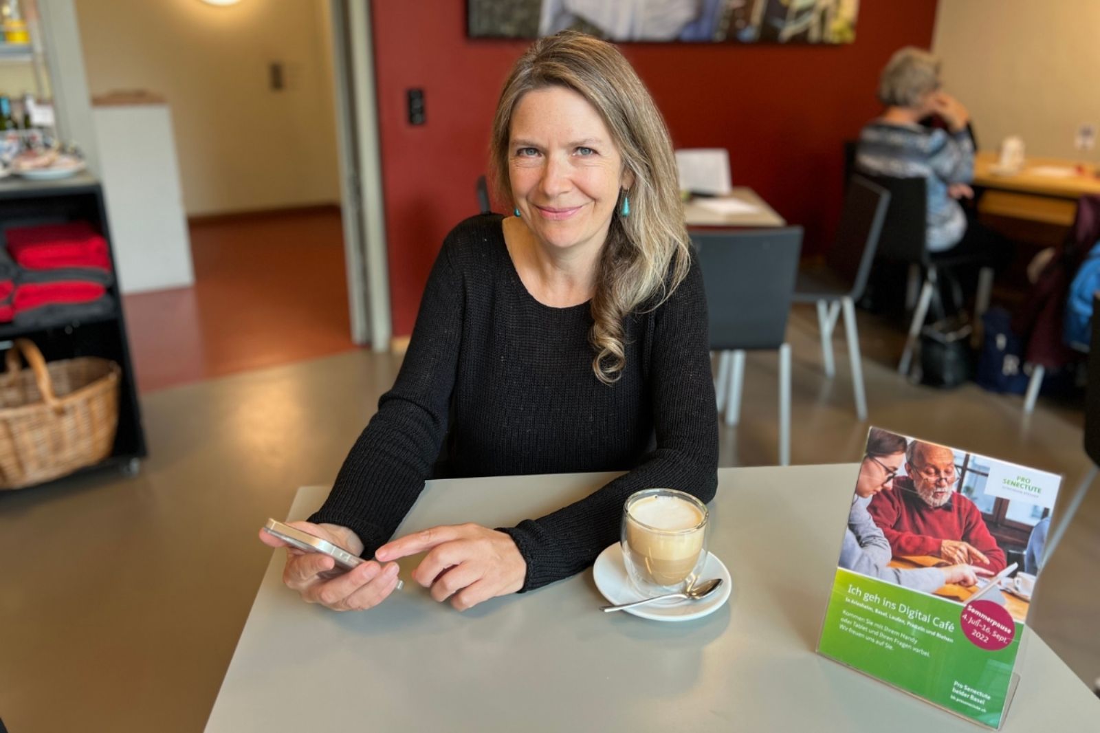 Annette erzählt über unser Projekt Digital Café.